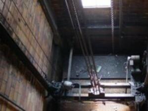 Жена загина в асансьорната шахта на община Разград
