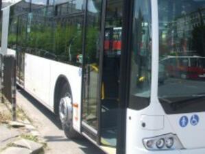 ДАИ хвана автобус, превозващ пътници със спукано предно стъкло