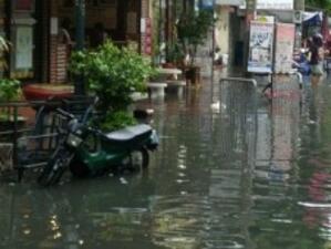 Жителите на Банкок масово се евакуират заради наводнението