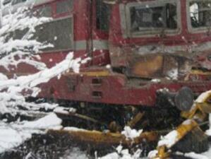 Шофьор на снегорин почина при катастрофа с товарен влак в София