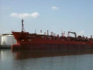Сомалийски пирати похитиха танкер с петима българи на борда
