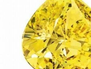 Рядък жълт диамант беше продаден за 6,6 млн. долара