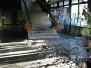 Експлозия в бургаския Университет "Проф. д-р Асен Златаров" рани 8 души