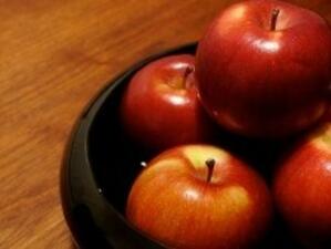 Яденето на ябълки - вредно за зъбите