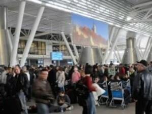 Трафикът на Летище София се стабилизира през юли