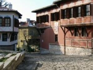 Ремонтират настилката и осветлението на Стария град в Пловдив