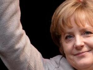 Меркел: Oпасността от фалит на Гърция е почти минимална