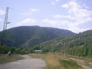 Спират за 2 месеца движението на влакове в участък от Подбалканската линия