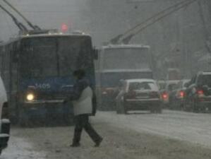 Пролетен сняг вали над Югозападна България