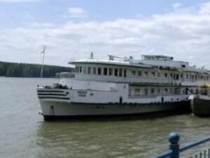 Корабоплаването по Дунав временно е спряно