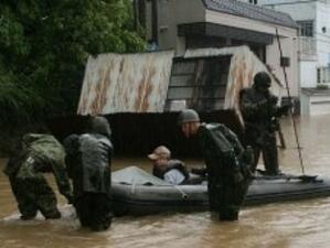 37 вече са жертвите на тайфуна Талас в Япония