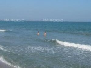 Бургаският плаж остава затворен и днес