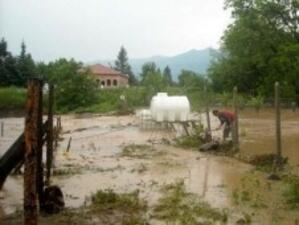 Подпомагат със строителни материали пострадалите от дъждовете в Берковица