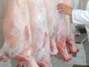БАБХ конфискува свинско месо, млечни продукти и телета