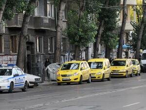 Нощната тарифа на такситата в София скача драстично? 