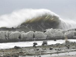 Високи вълни удариха Черноморието