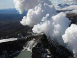 2 вулкана в Камчатка създават опасност за въздушния транспорт