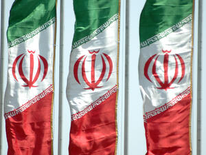 Иран спря да продава петрол на британски и френски компании