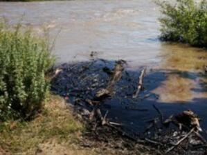 Петролен разлив замърси река Йелоустоун
