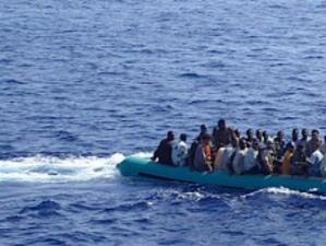 Италианската брегова охрана спаси тази нощ 214 африкански бежанци