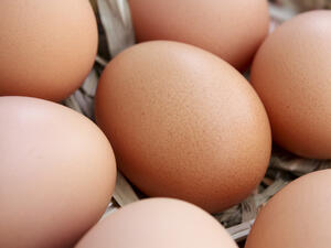Родни производители продават яйца на доставни цени за Великден 