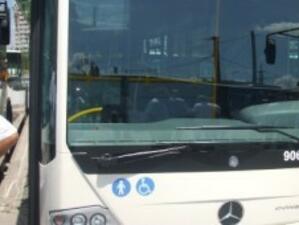 Автобус се подпали във Враца, няма пострдали