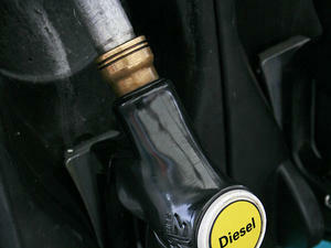 Обновяват запасите на страната от дизелово гориво