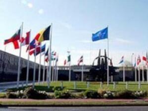 НАТО: Решението на МНС показва изолацията на режима на Муамар Кадафи
