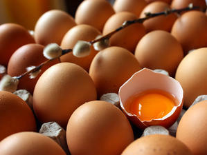 Яйцата на едро са поевтинели с 1 стотинка