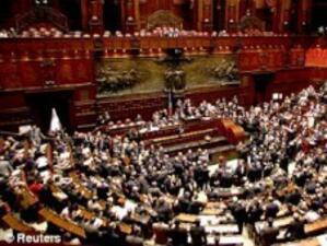 Италианският парламент тества мнозинството на Берлускони