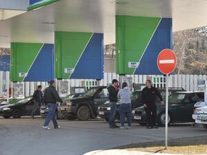 Протестиращи превозвачи на бензиностанция в Благоевград
