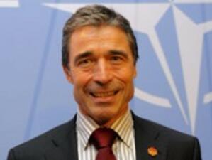 Расмусен призова европейските членове на НАТО да отделят повече пари за отбрана