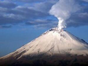 Облакът вулканичен прах от Чили попречи на десетки самолети да излетят от Австралия
