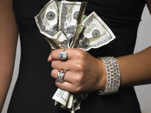 8 шантави неща, за които супербогатите харчат парите си