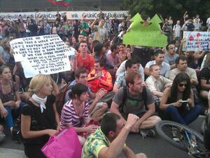 Ден втори: Близо 3000 души окупираха булевард "Цариградско шосе"