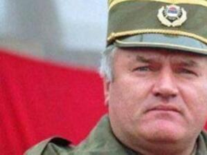 Адвокатът на Ратко Младич опитва да отложи екстрадицията му