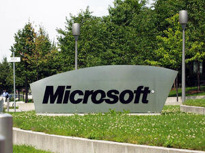Microsoft с първа тримесечна загуба в историята си