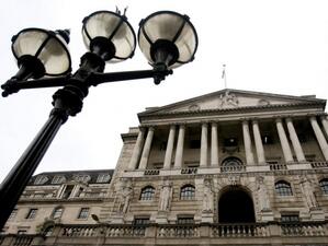 Очаквано Bank of England свали наполовина основната лихва