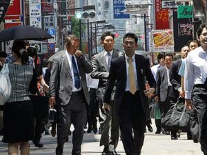 Служители във всяка пета японска фирма заплашени от фатална преумора 