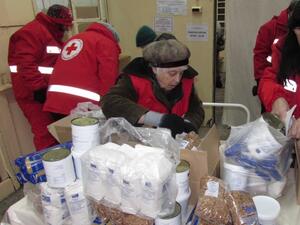 Четвърт милион нуждаещи се българи ще получат хранителни продукти от БЧК