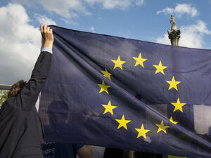 Две трети от европейците искат ЕС да не прави компромиси с Великобритания, сочи проучване
