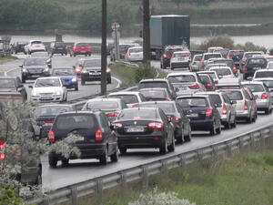 Очаква се засилване на трафика към София, тежките камиони спират