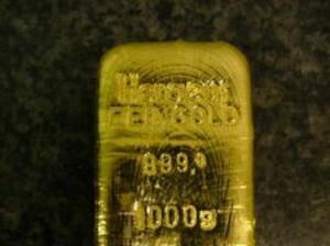 Цената на златото се срина до четири месечно дъно