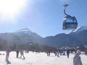Екокоалицията поиска и от шефа на БНБ да каже кой е собственик на ски зона "Банско"