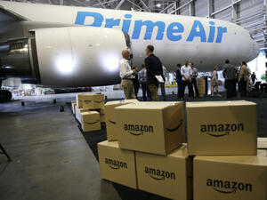 Amazon навлиза и в карго превозите със самолети