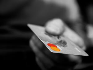 Американците имат задължения по кредитните си карти за над 1.02 трлн. долара