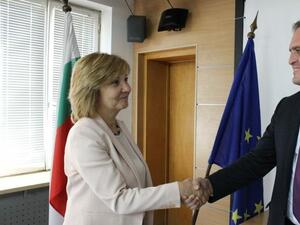 Данъчните на България и Гърция се обединяват срещу измамите