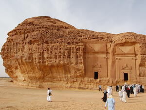Саудитска Арабия планира да издава туристически визи от догодина