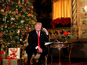 Доналд Тръмп отговаряше на въпроси на деца, които искаха да узнаят къде е Дядо Коледа